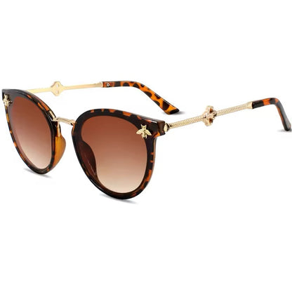 Round Women Plastic Frame Sunglasses with Bee Design