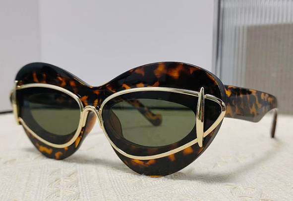 Women's Cat Eye Fashion Plastic Sunglasses - Trendy Sunglasses 