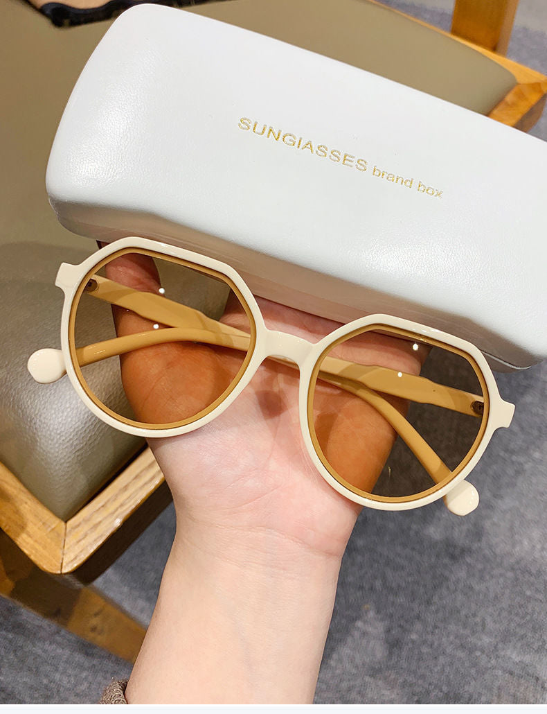 Oversize round women sunglasses - weekend shade