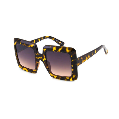 "Venus" Square Trendy Fashion Sunglasses - Weekend Shade Sunglasses